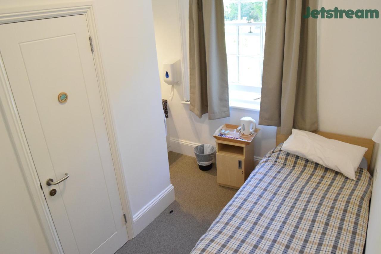 Fsc Juniper Hall Hostel Mickleham Luaran gambar
